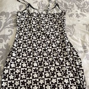 Vestido blanco y negro